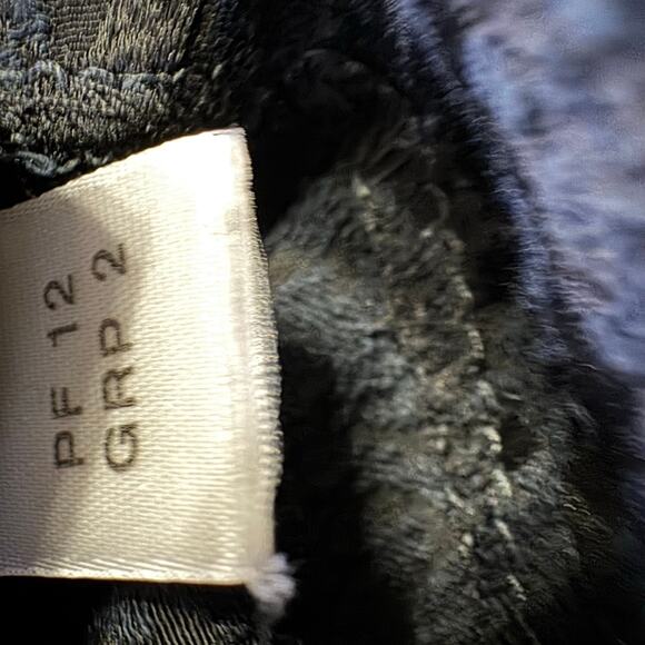 St. John Couture 4 Black Textured Capri Pants Flat Front Mid Rise Trousers - Picture 7 of 9